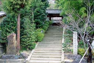 伊勢寺山門